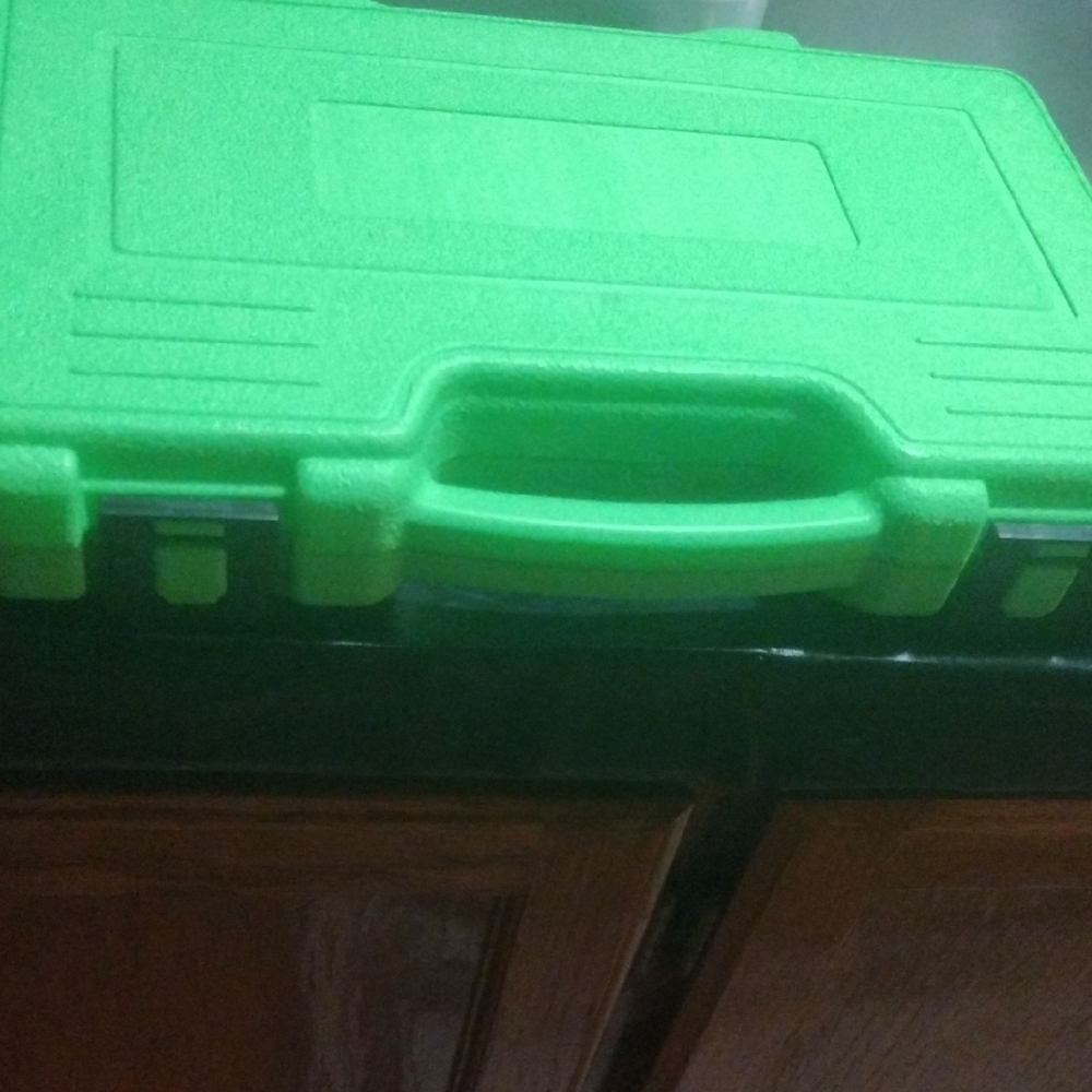 Locking Lug Master Key Set in Green Case - Picture 10 of 12